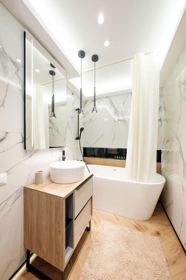 Brand New Luxury Apartment In The Heart Of Braşov Dış mekan fotoğraf